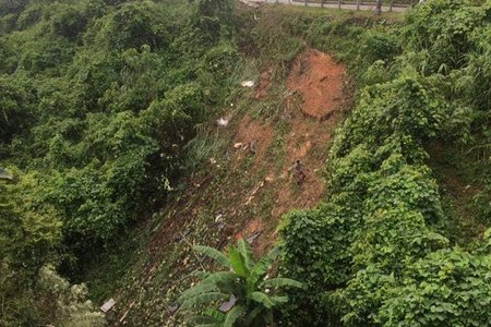 Xe khách rơi xuống vực ở Cao Bằng, 4 người chết, nhiều người nhập viện