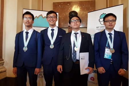 Cả 4 thí sinh Việt Nam thi Olympic Hóa học quốc tế đều dành huy chương