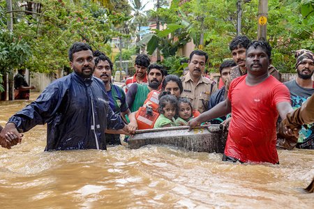 Thảm họa lũ lụt tồi tệ nhất Ấn Độ trong 100 năm cướp 324 sinh mạng