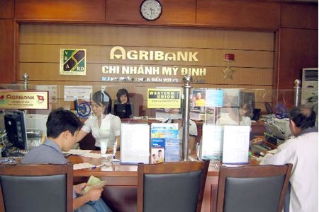 Ngân hàng Agribank yêu cầu trái luật, gây khó khăn cho người gửi tiền?