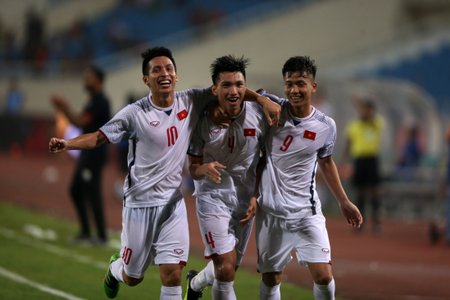 Văn Hậu lập siêu phẩm giúp Việt Nam thắng nhọc nhằn trước U23 Oman