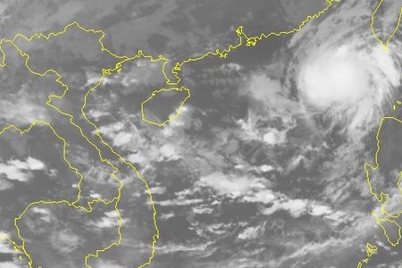 Tin mới nhất về cơn bão số 5 giật cấp 10 trên biển Đông