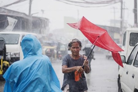 Siêu bão Mangkhut tàn phá Philippines, ít nhất 12 người chết