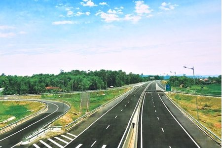 Cao tốc hơn 34 nghìn tỷ đồng Đà Nẵng- Quảng Ngãi thông xe toàn tuyến