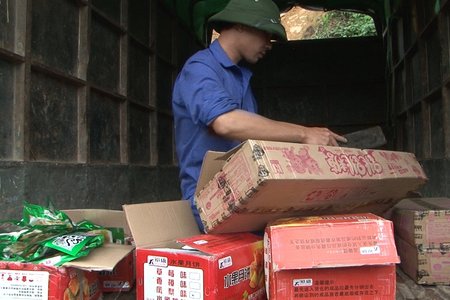 Lào Cai: Phát hiện số lượng lớn bánh trung thu không rõ nguồn gốc