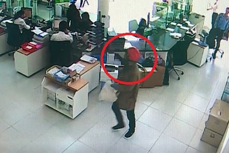 Trích xuất camera nhận diện 2 kẻ nổ súng cướp ngân hàng ở Khánh Hòa