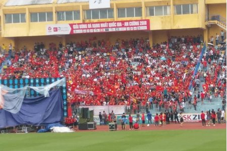 Phạt người tổ chức xem U23 Việt Nam thi đấu ở sân Hàng Đẫy