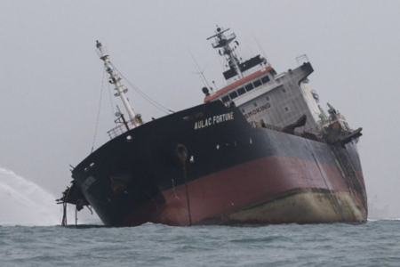 Hé lộ nguyên nhân khiến tàu Việt Nam bùng cháy ở Hong Kong