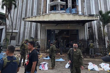 Đánh bom kép đẫm máu gần nhà thờ Philippines, ít nhất 21 người chết
