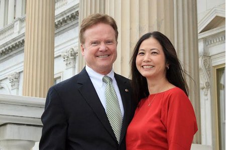 Người vợ gốc Việt của ứng viên bộ trưởng Quốc phòng Mỹ