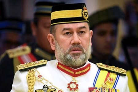 Quốc vương Malaysia thoái vị sau khi cưới hoa khôi Nga?