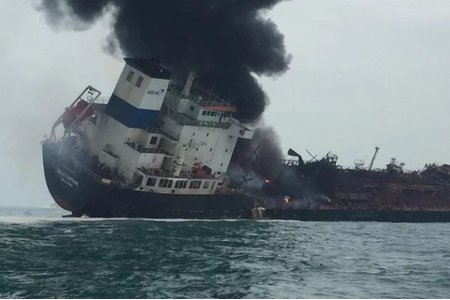 Tàu Việt Nam gặp nạn ở Hồng Kông, 6 người thương vong