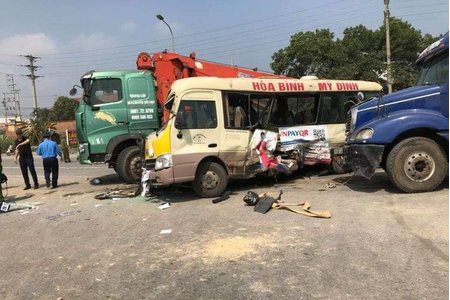 Tai nạn liên hoàn trên Đại lộ Thăng Long, 2 người tử vong