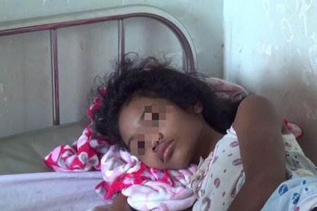 Bé gái 4 tuổi tử vong nghi bị ngộ độc sau khi ăn bưởi