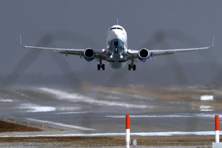 Máy bay Boeing 737-800 của Nga phải hạ cánh khẩn cấp vì gặp sự cố