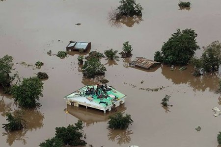 Cơn bão khủng khiếp có thể khiến gần 1000 người Mozambique tử vong