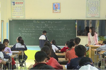 Thầy giáo bị tố dâm ô 13 học sinh tiểu học xin ra khỏi ngành