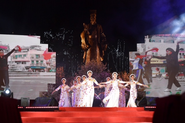 Khai mạc lễ hội hoa anh đào Nhật Bản-Hà Nội 2019