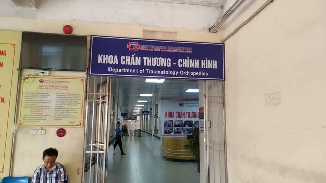 Quảng Ninh: Nữ sinh lớp 11 nhập viện vì bị đánh hội đồng