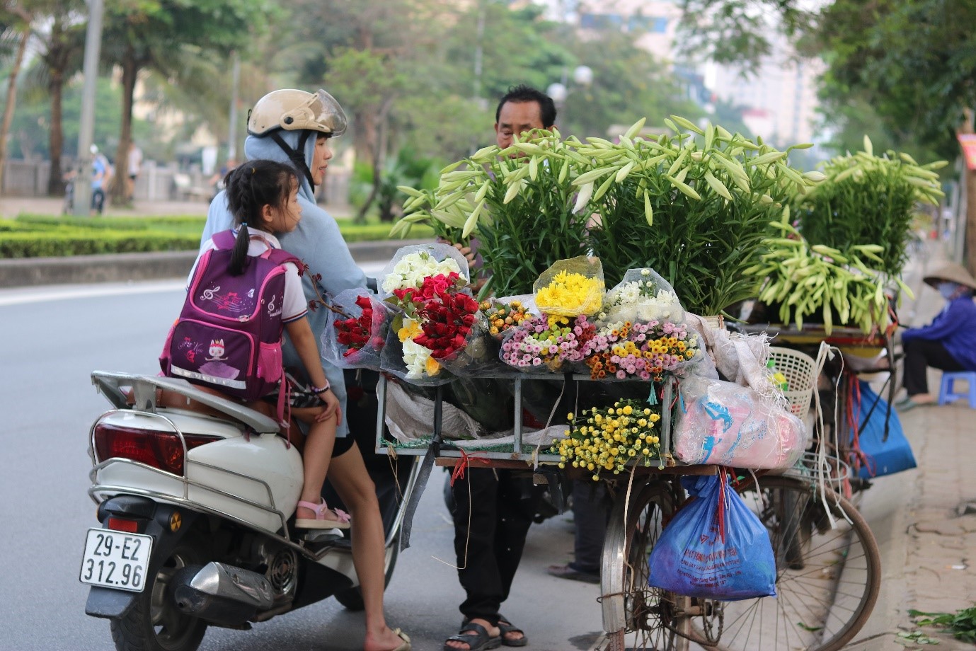 Hà Nội rực rỡ tháng Tư về