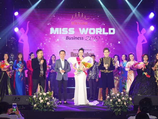 Hoa hậu 'bát nháo' bước ra từ chương trình của Công ty Bến Thành Media 