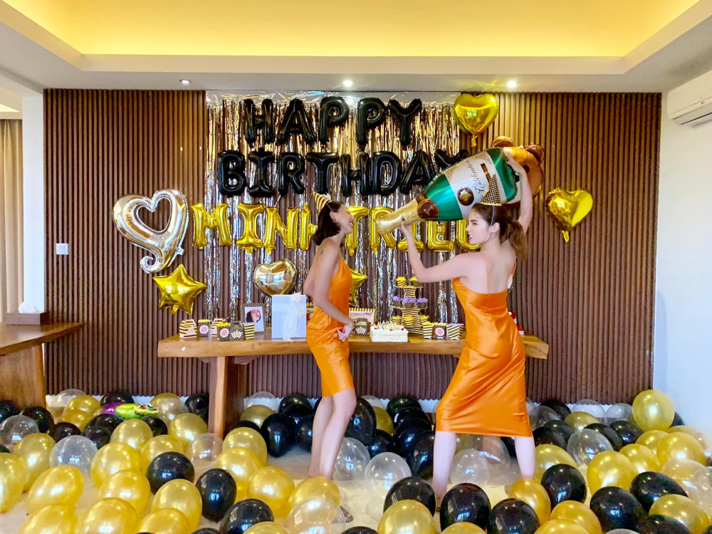 Kỳ Duyên diện đồ đôi, tổ chức sinh nhật bất ngờ cho Minh Triệu
