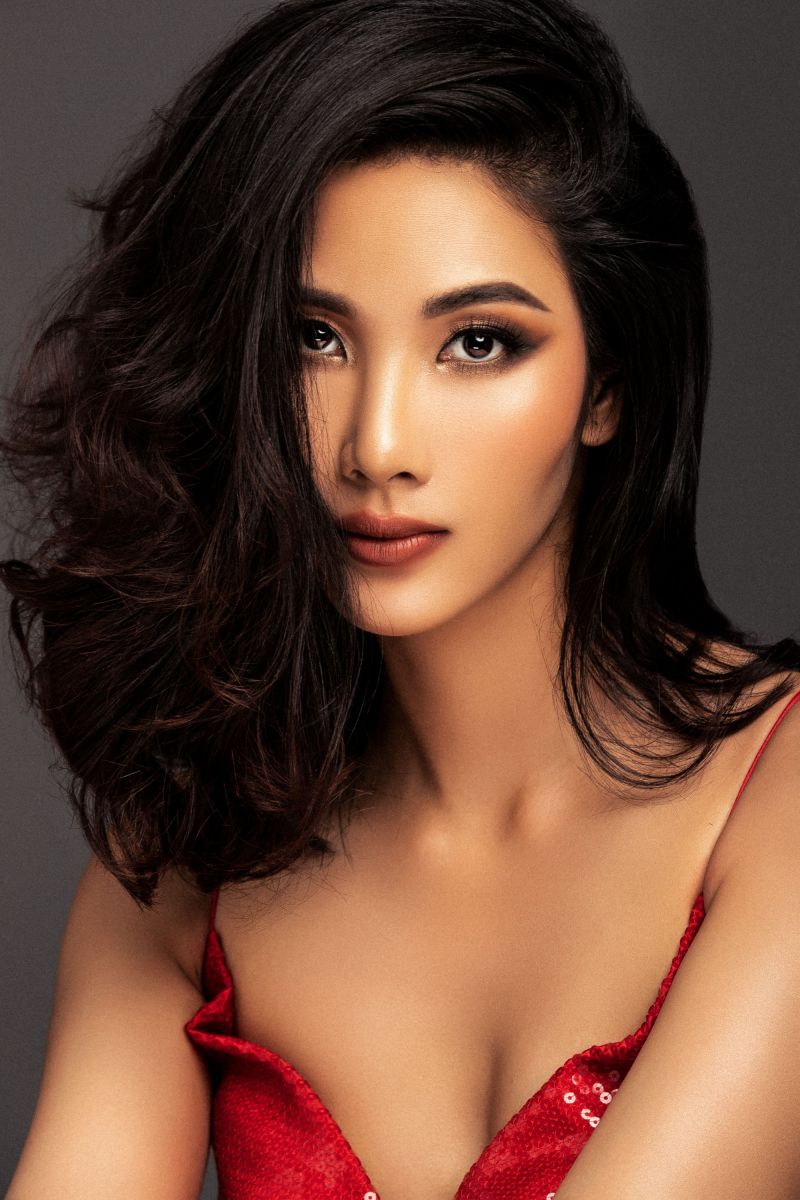 Hoàng Thùy đại diện Việt Nam chinh chiến Miss Universe 2019