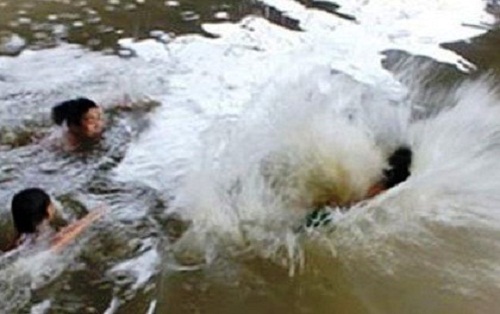 Thanh Hóa: 4 học sinh lớp 7 đuối nước khi rủ nhau xuống sông Mã tắm