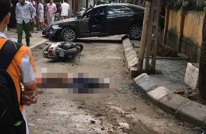 Nhân chứng bàng hoàng kể lại giây phút nữ tài xế lùi xe khiến một người chết ở Hà Nội