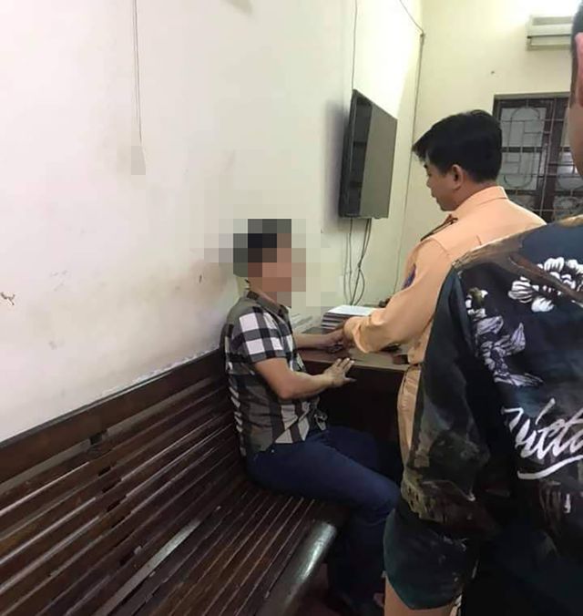 Tài xế say xỉn  lái xe đâm bị thương 2 học sinh ở Nghệ An là cán bộ Sở Xây dựng