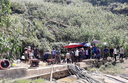Chưa tiếp cận được nạn nhân mắc kẹt 7 ngày trong hang đá ở Lào Cai