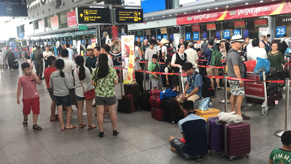 Vietjet lên tiếng về việc delay và hủy chuyến hàng loạt