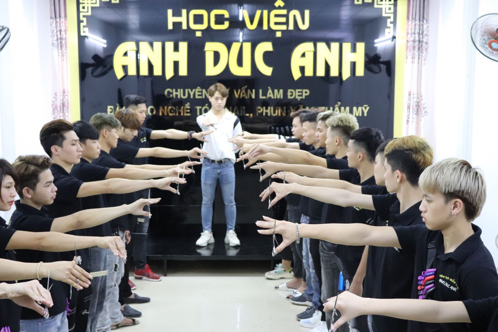 Viện tóc Anh Đức Anh: Vững bước khởi nghiệp sau cánh cửa Đại học