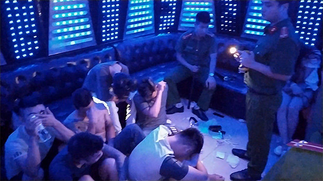Hưng Yên: Bắt giữ 93 đối tượng đang bay, lắc tại quán karaoke PhanTom