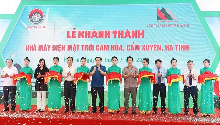 Nhà máy điện mặt trời đầu tiên tại Hà Tĩnh chính thức đi vào hoạt động
