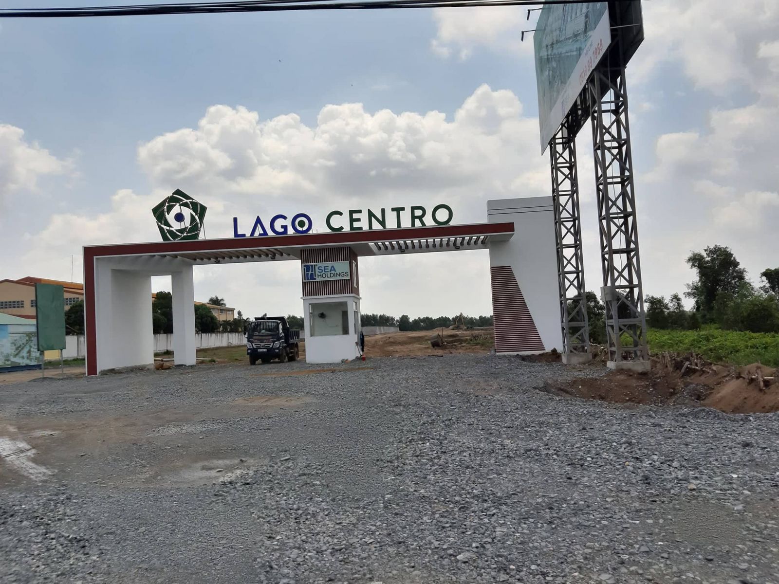 Long An: CĐT, đơn vị phân phối rao bán DA Lago Centro trên nền đất san lấp?