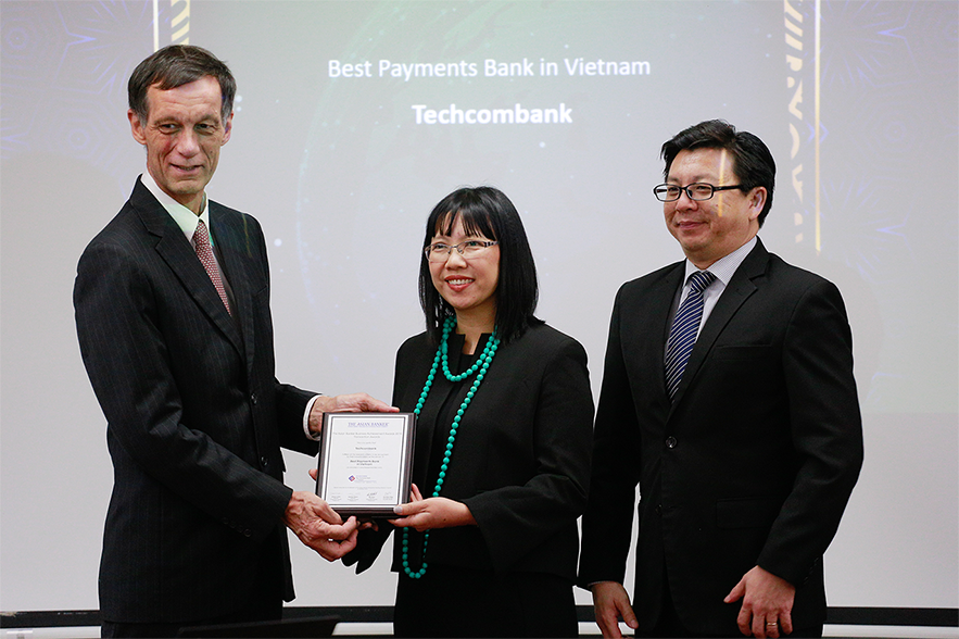 Techcombank được trao tặng giải thưởng 'Ngân hàng cung cấp dịch vụ thanh toán tốt nhất Việt Nam 2019'
