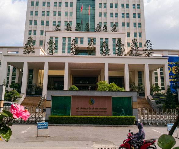 Bộ Tài nguyên và Môi trường 'biện minh' việc bổ nhiệm hàng loạt cán bộ không đủ điều kiện