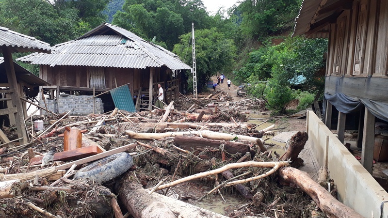 Thanh Hóa: 5 người trong một gia đình bị lũ cuốn trôi