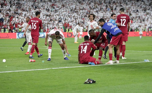 Liên đoàn Bóng đá UAE nhận án phạt vì để CĐV ném giầy, vật thể xuống sân