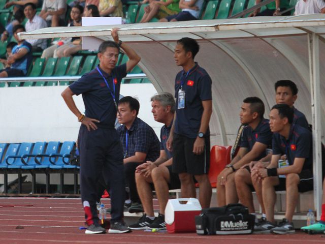 Bị loại khỏi giải U18 Đông Nam Á, HLV Hoàng Anh Tuấn từ chức