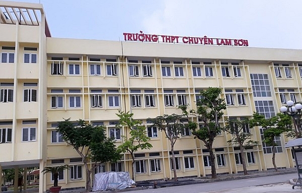 Thanh Hóa: Kỷ luật hiệu trưởng Trường THPT chuyên Lam Sơn