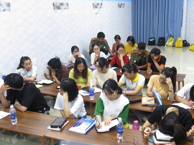 Chiêu thức truyền tà đạo tại trung tâm ngoại ngữ ở Đà Nẵng