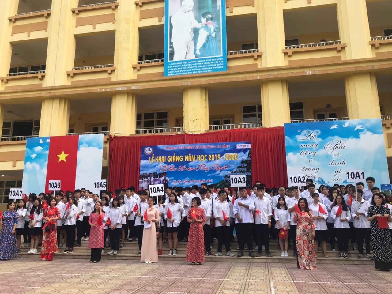 Khai giảng năm học 2019-2020: Năm học 'bản lề', giảm áp lực và vươn mình mạnh mẽ