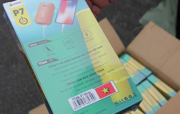Bắt giữ 1 lô hàng nhập khẩu Trung Quốc gắn nhãn made in Việt Nam