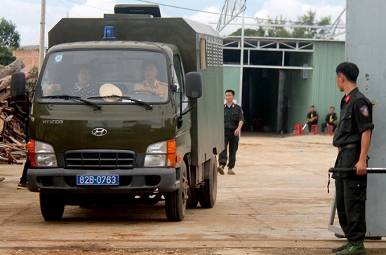 Hiện trường vụ công an triệt phá xưởng sản xuất ma túy cực lớn tại Kon Tum, thu 13 tấn tiền chất