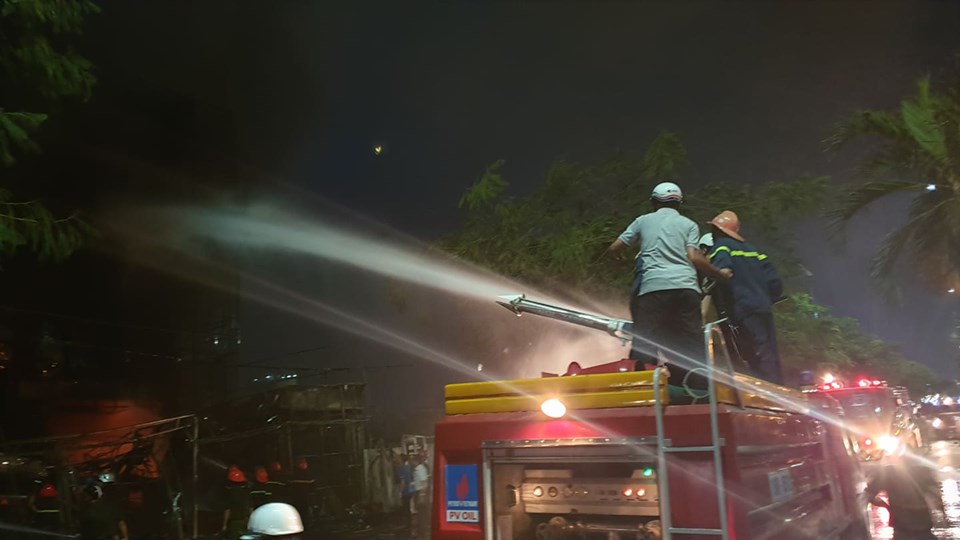 Hải Phòng: Cháy lớn tại siêu thị điện máy Hoàng Gia, thiệt hại nhiều tỷ đồng