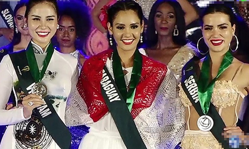 Á hậu Hoàng Hạnh bị chê hát dở tại Miss Earth 2019