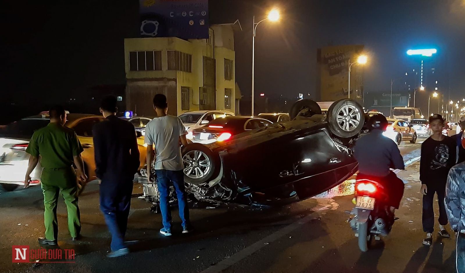 Hà Nội: Tai nạn liên hoàn giữa 3 xe ô tô trên cầu Vĩnh Tuy