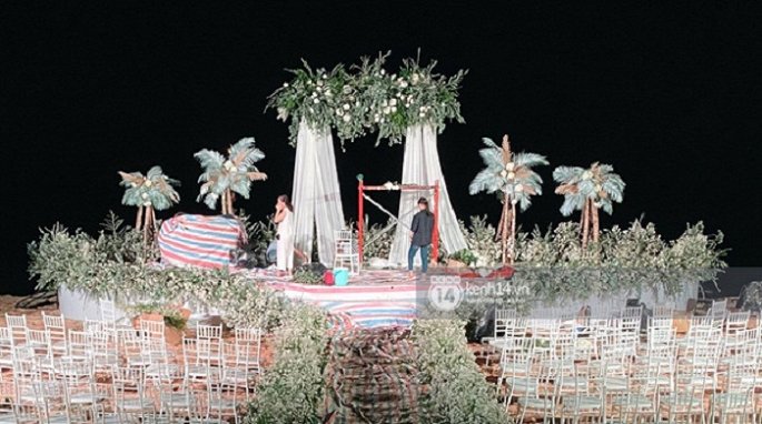 Không gian tiệc cưới ngập hoa, lộng lẫy tại Phú Quốc của Đông Nhi và Ông Cao Thắng